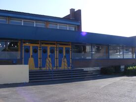 La salle des fêtes côté rue du 11 Novembre