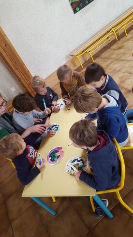 Activité manuelle chez les maternelles